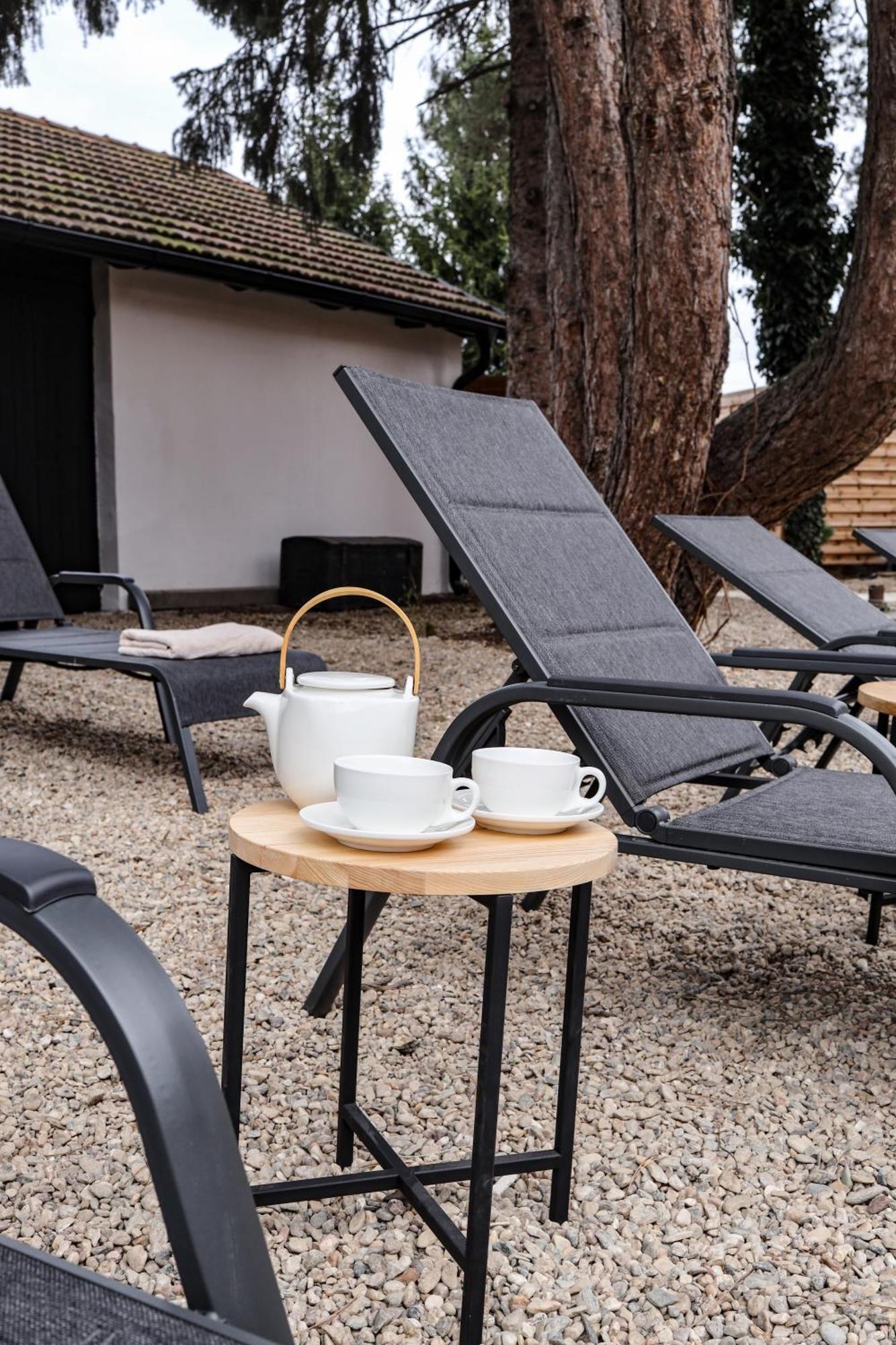 Golden Golem Hotel & Spa Прага Экстерьер фото