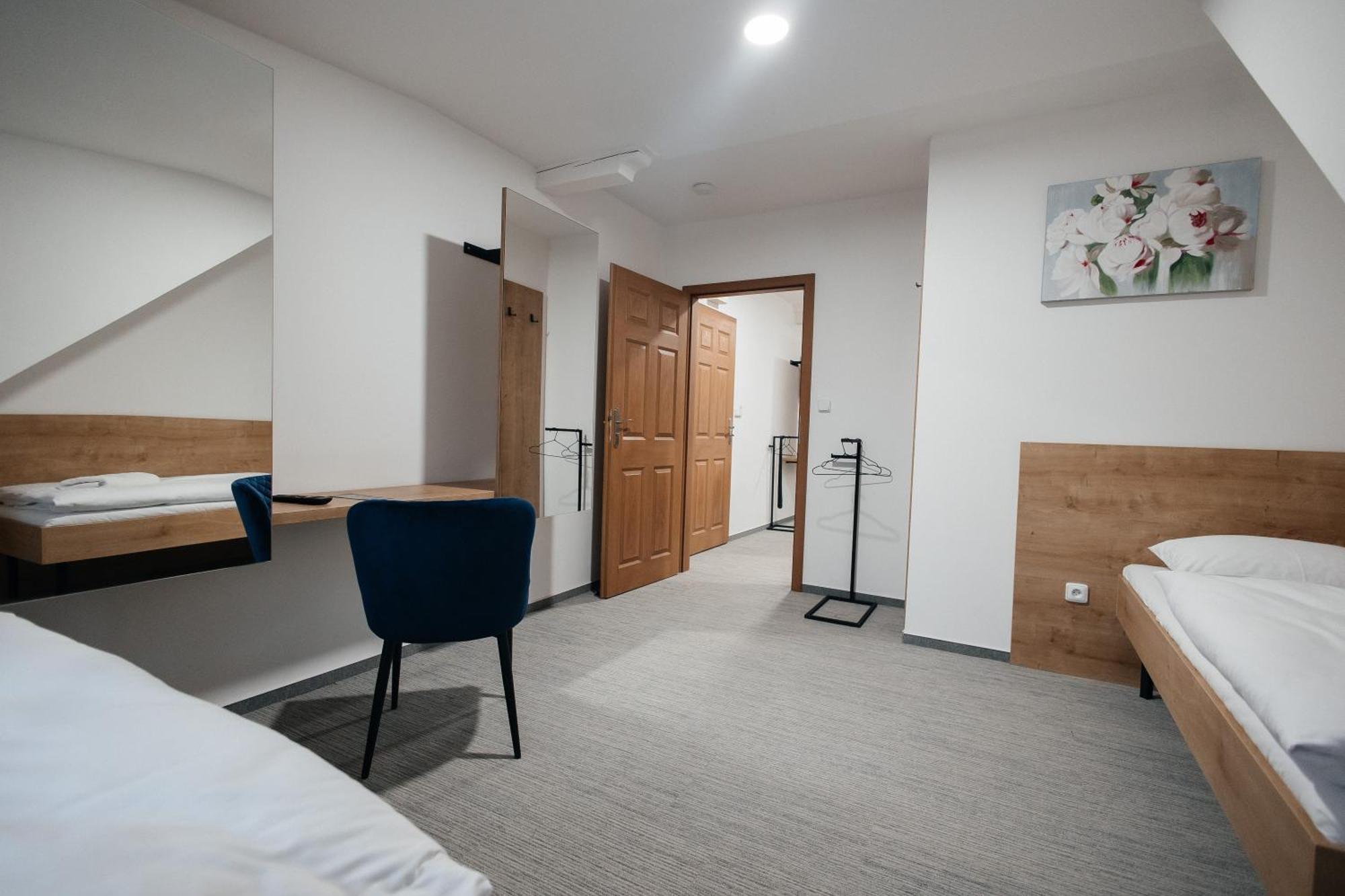 Golden Golem Hotel & Spa Прага Экстерьер фото