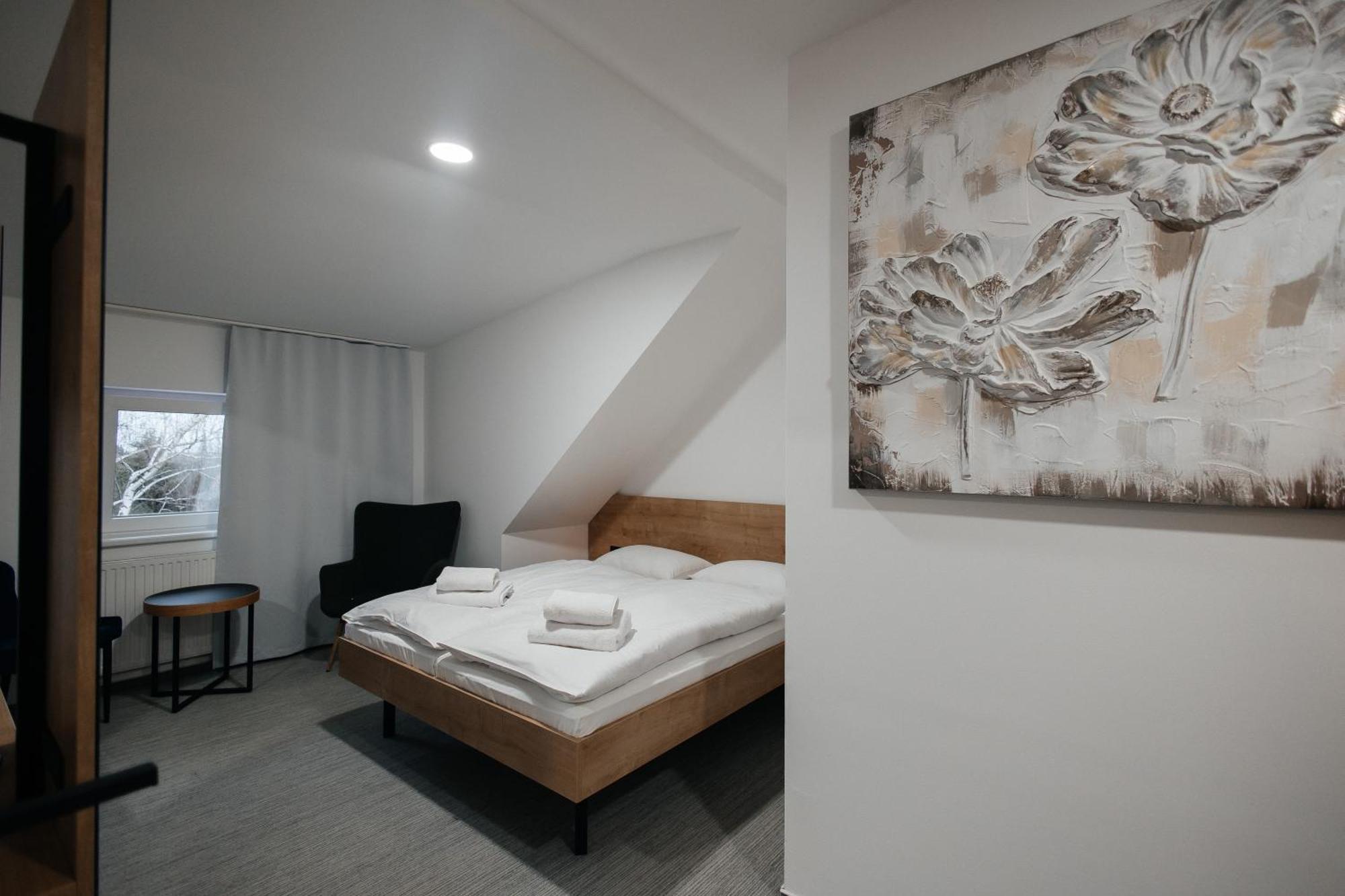Golden Golem Hotel & Spa Прага Экстерьер фото
