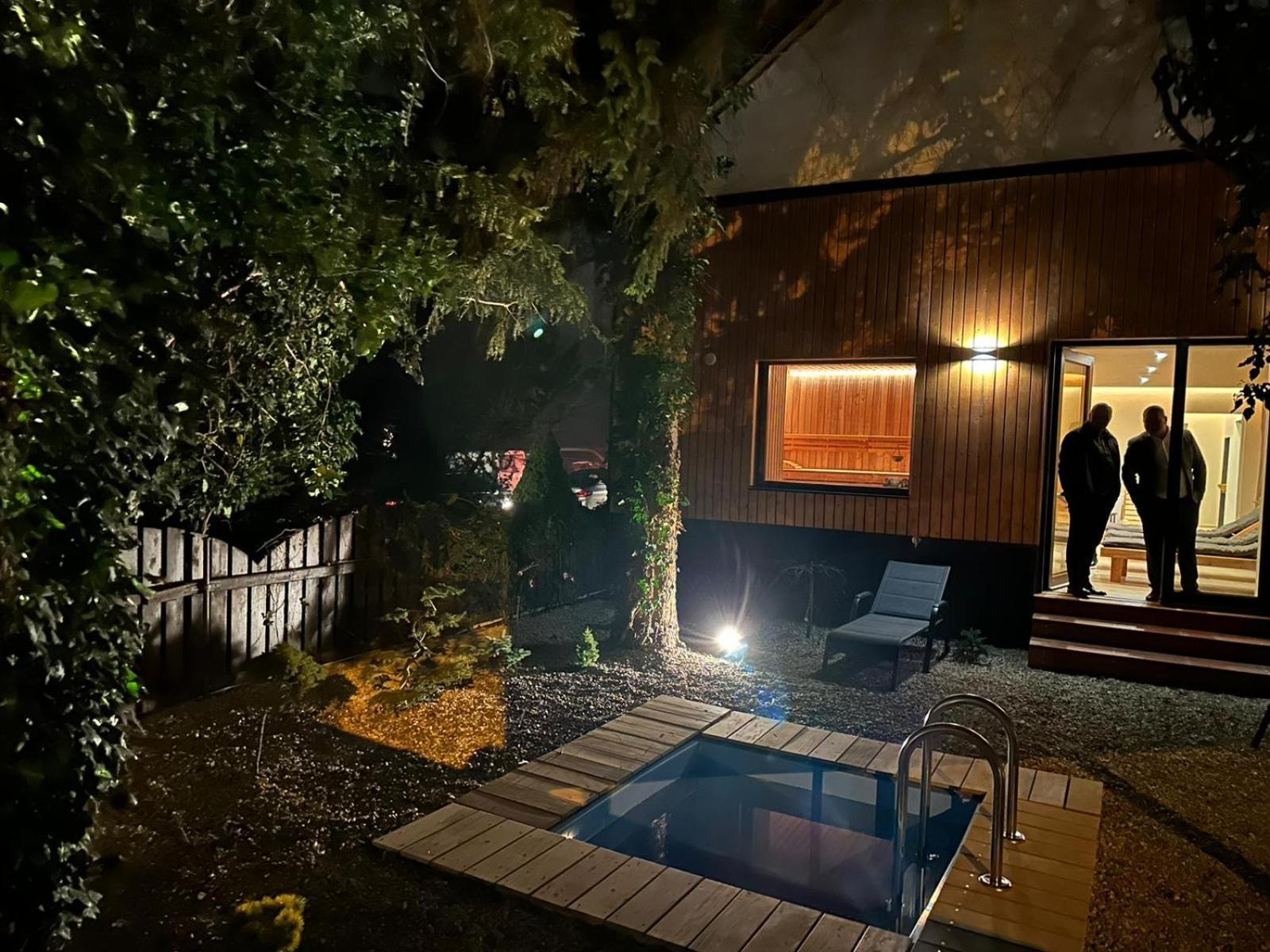 Golden Golem Hotel & Spa Прага Экстерьер фото