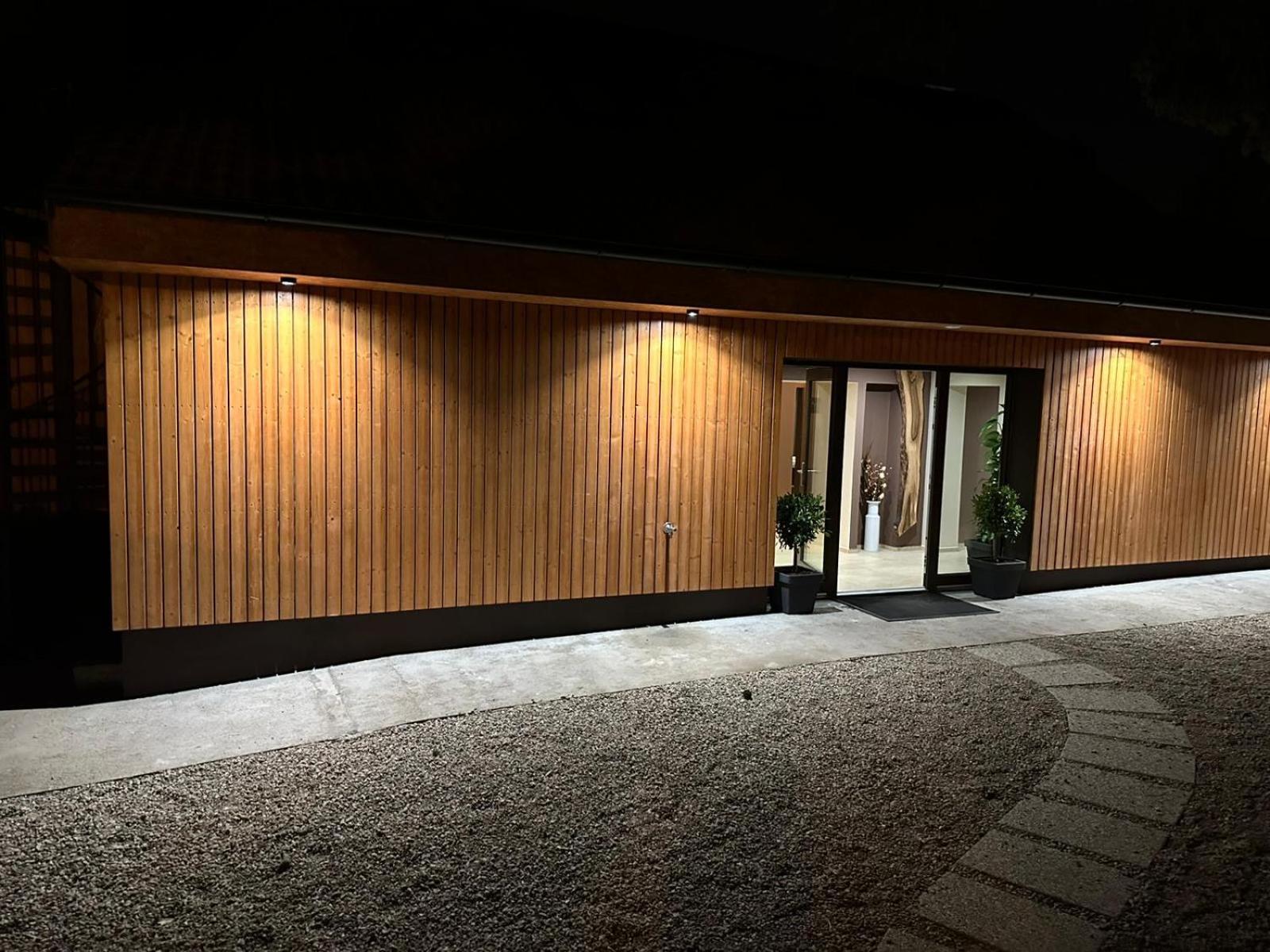 Golden Golem Hotel & Spa Прага Экстерьер фото