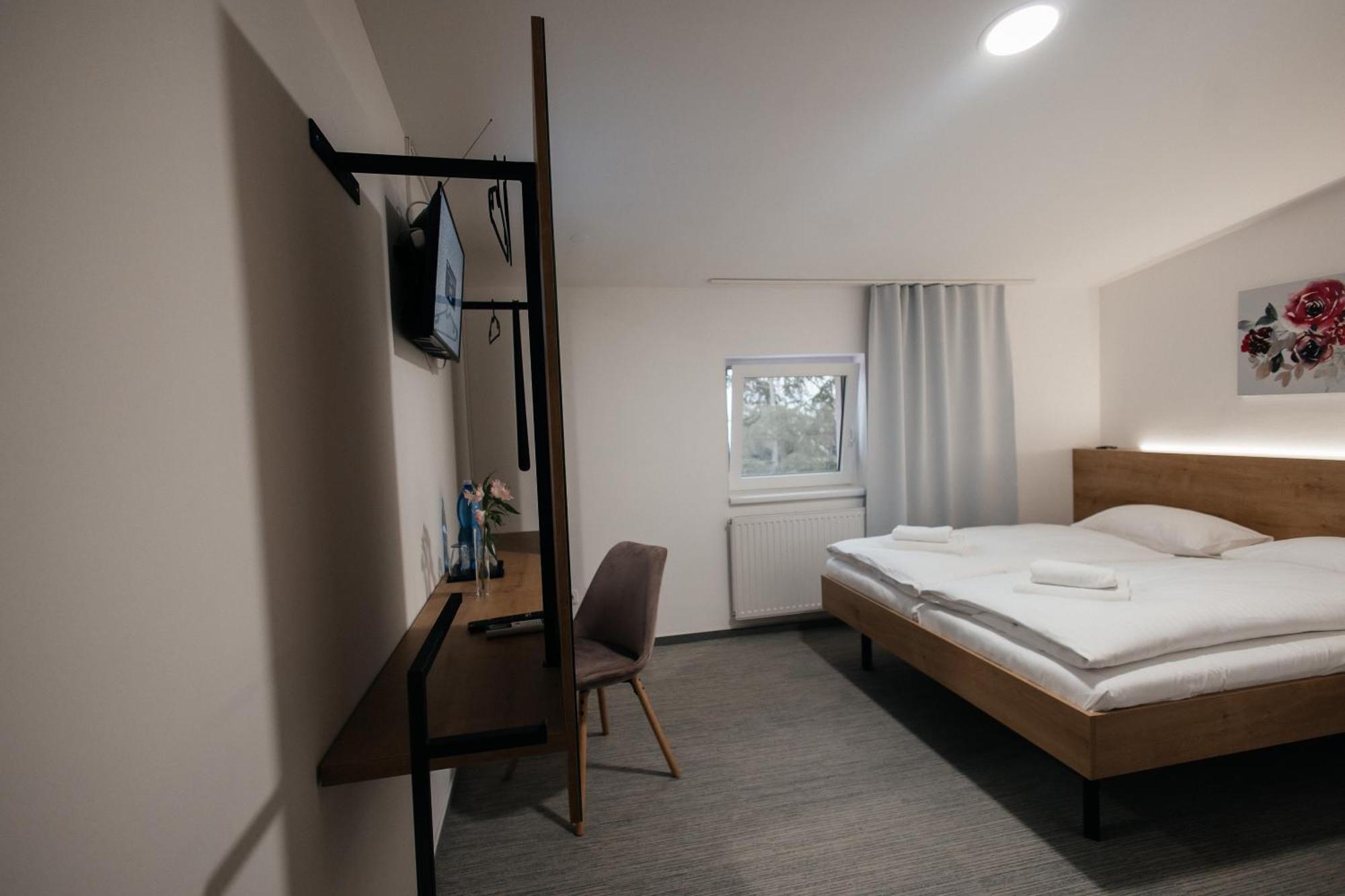 Golden Golem Hotel & Spa Прага Экстерьер фото