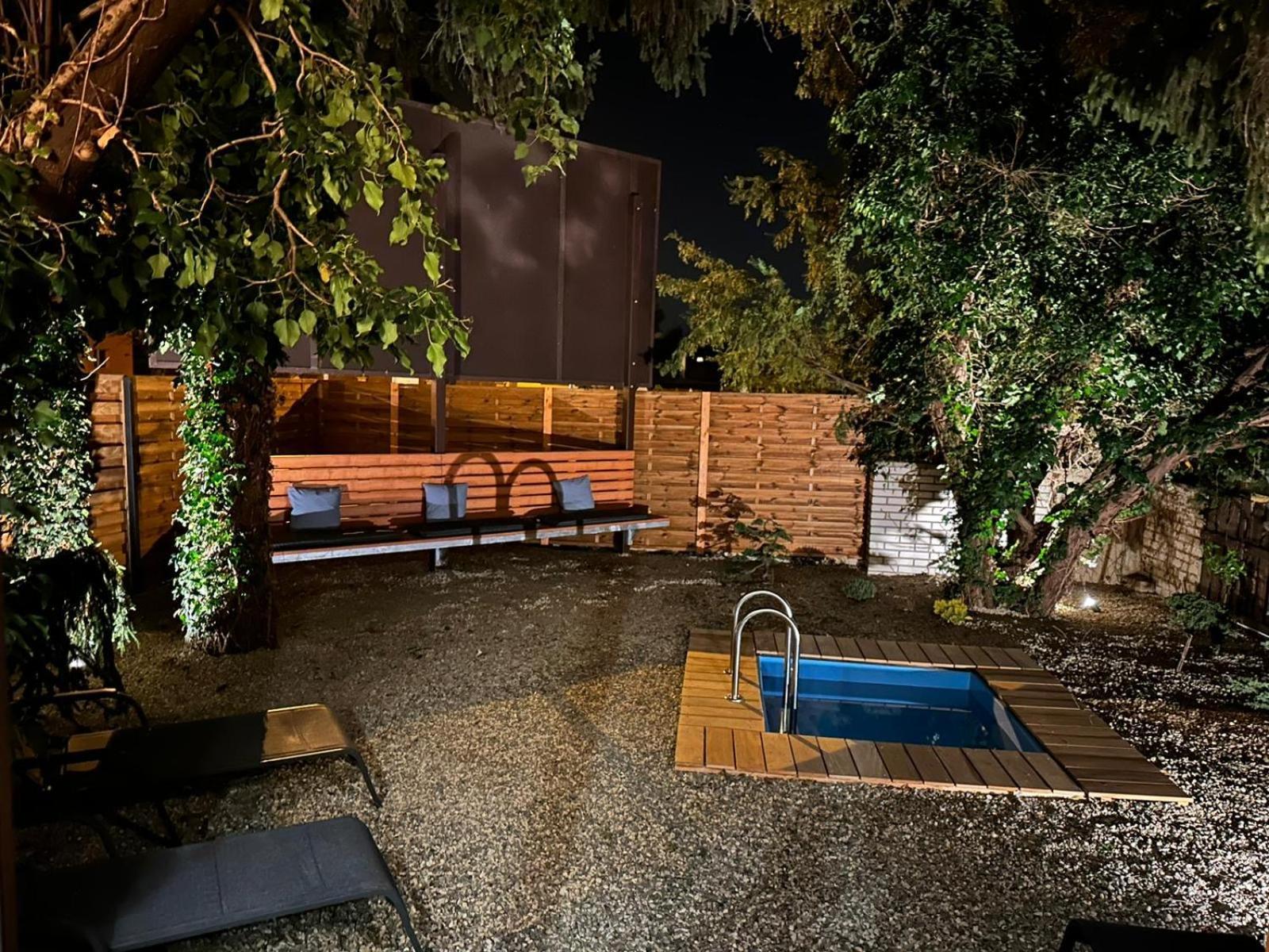 Golden Golem Hotel & Spa Прага Экстерьер фото