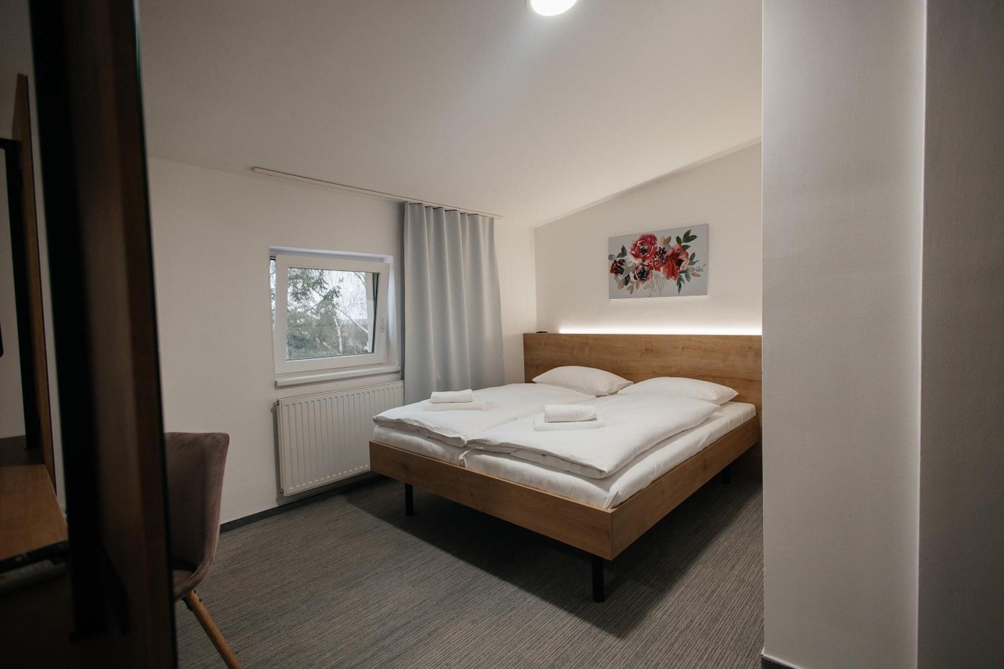 Golden Golem Hotel & Spa Прага Экстерьер фото