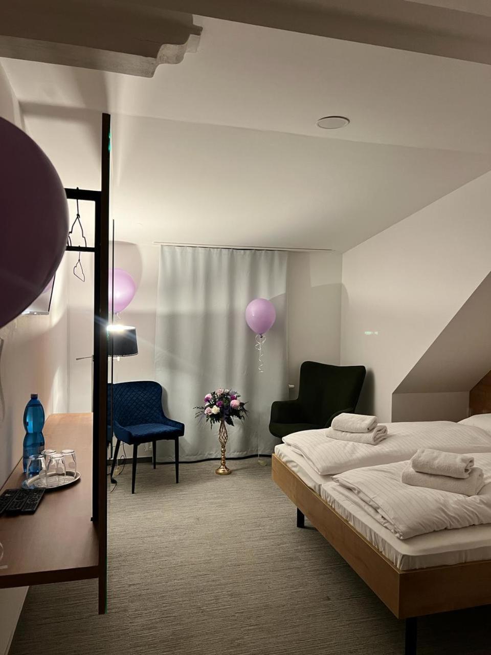 Golden Golem Hotel & Spa Прага Экстерьер фото